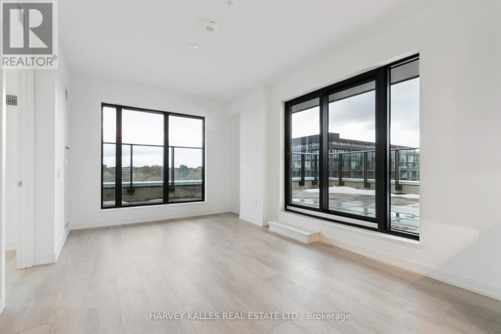Property Photo:  801 The Queensway 706  ON M8Z 6A8 
