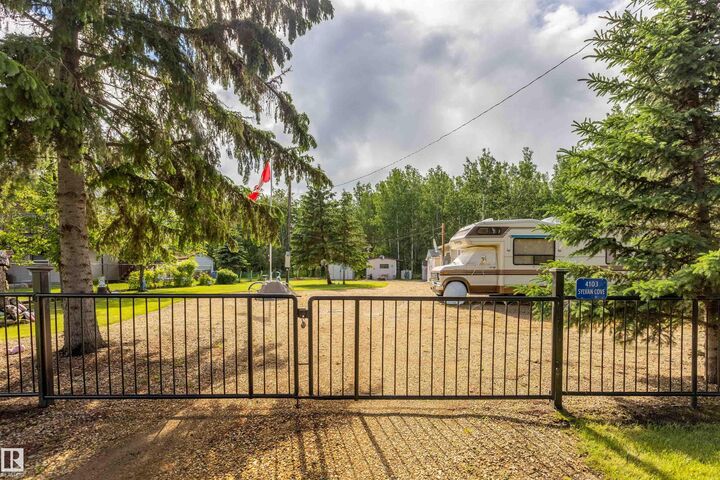 Property Photo: 4103 Sylvan Cove AB T0E 1V0