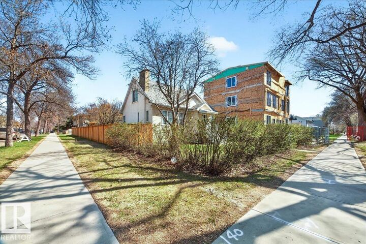 Property Photo:  11645 125 Street NW  AB T5M 0N5 
