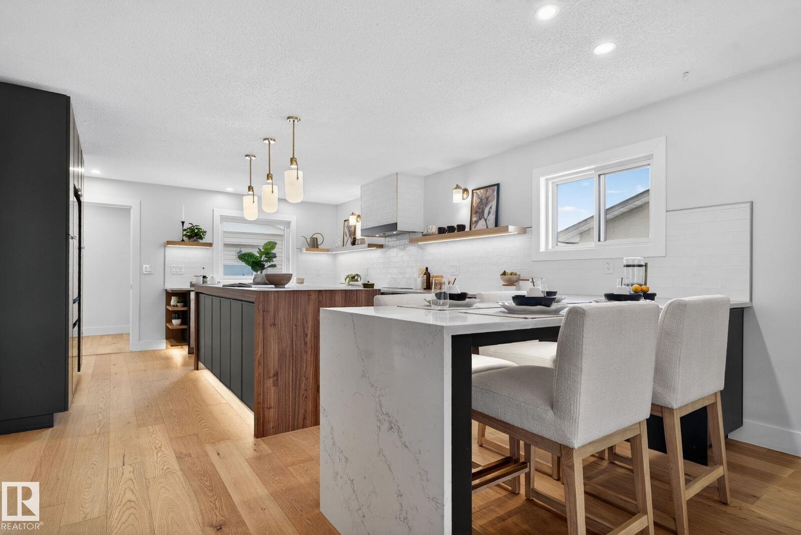 Property Photo:  9318 80 Street  AB T8L 3E2 