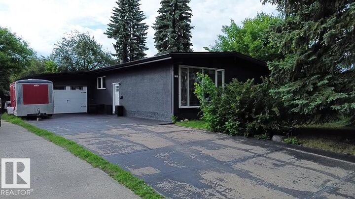 Property Photo:  5 Sorrel Crescent  AB T8N 0K4 