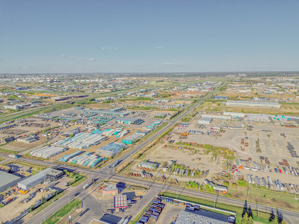 Property Photo:  74 Avenue  AB T6B 2P7 