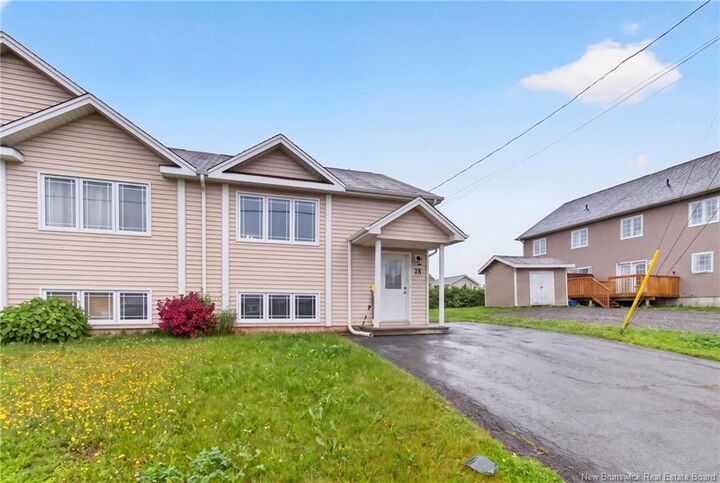 78 Myriam Crescent — photo 1