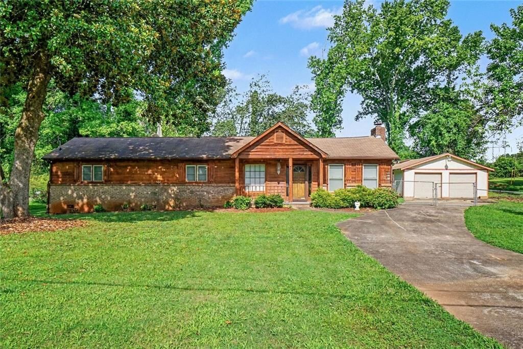 Property Photo:  8865 North View Drive  GA 30122 