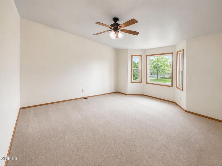 Property Photo:  75 Weir Drive  ND 58504 