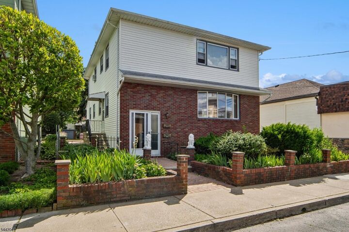 Property Photo:  27 Crystal St  NJ 07031 