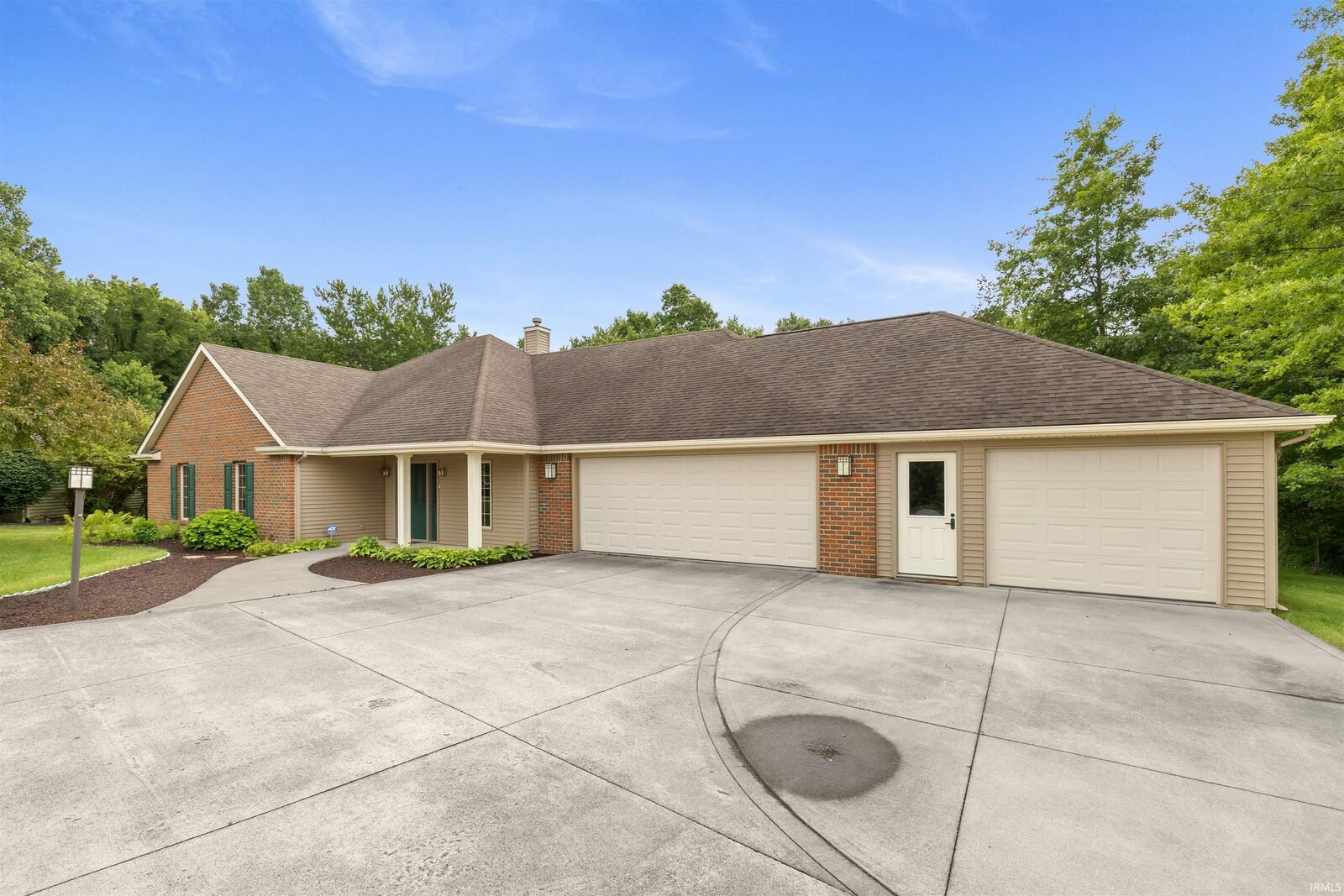 Property Photo: 1977 S Kleespie Court IN 46725