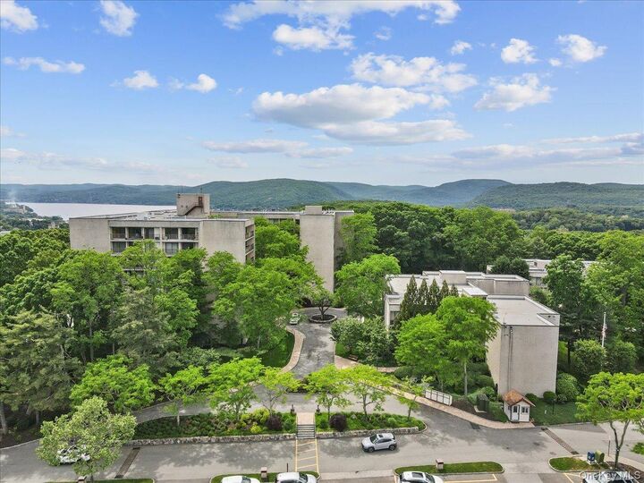 Property Photo:  152 Overlook Avenue 2C  NY 10566 