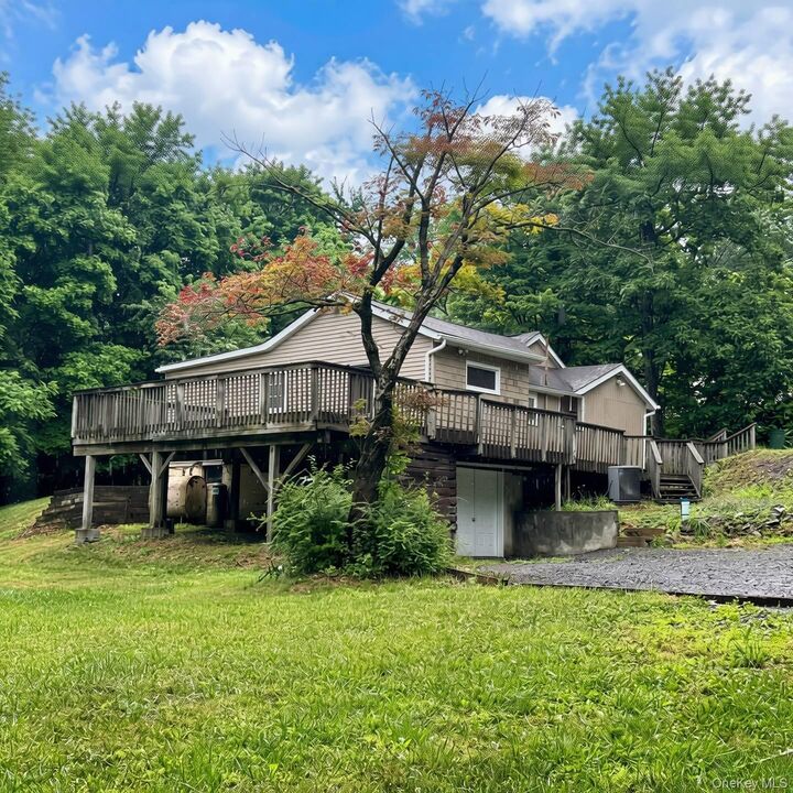 Property Photo:  76 Arcadian Trail  NY 10950 