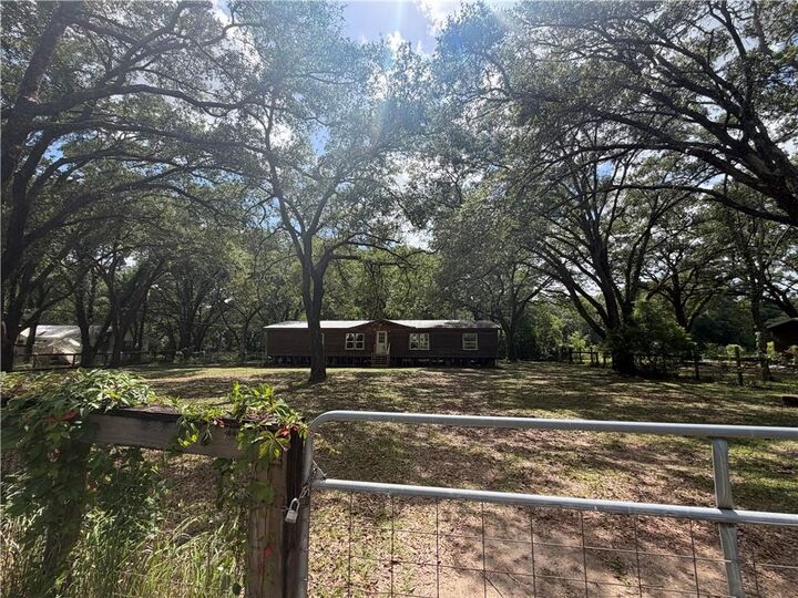 Property Photo:  10750 Wisteria Street  AL 36544 