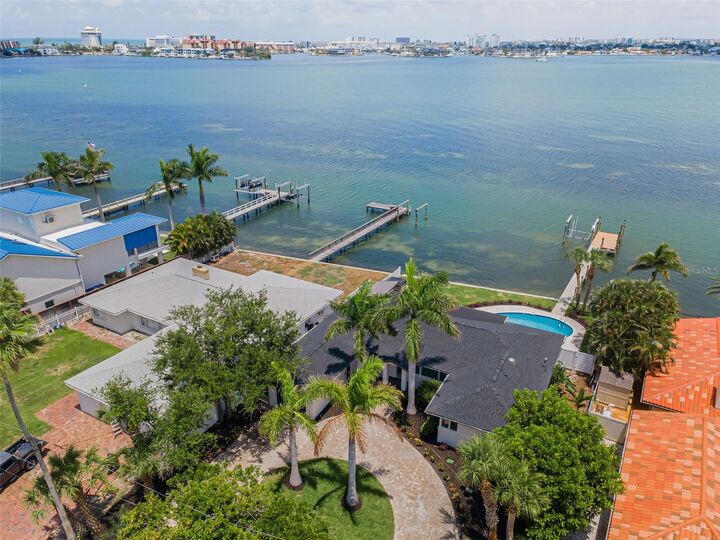Property Photo:  1014 Boca Ciega Isle Drive  FL 33706 