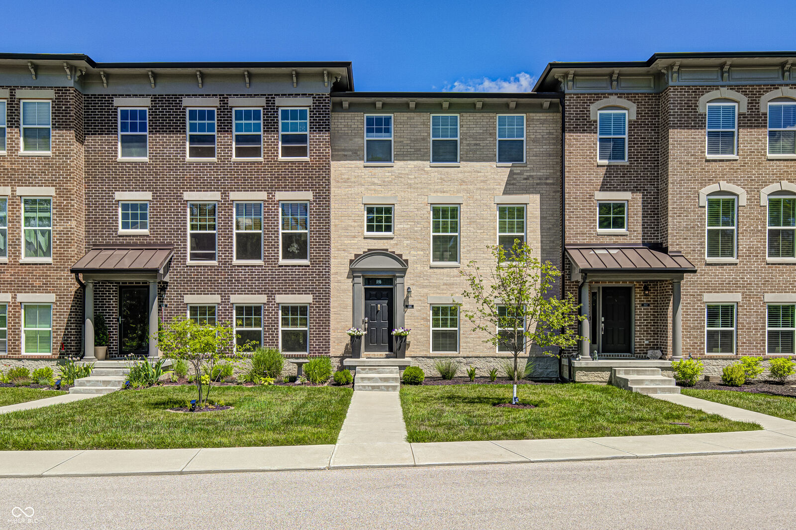 Property Photo:  896 Yorkshire Lane  IN 46077 