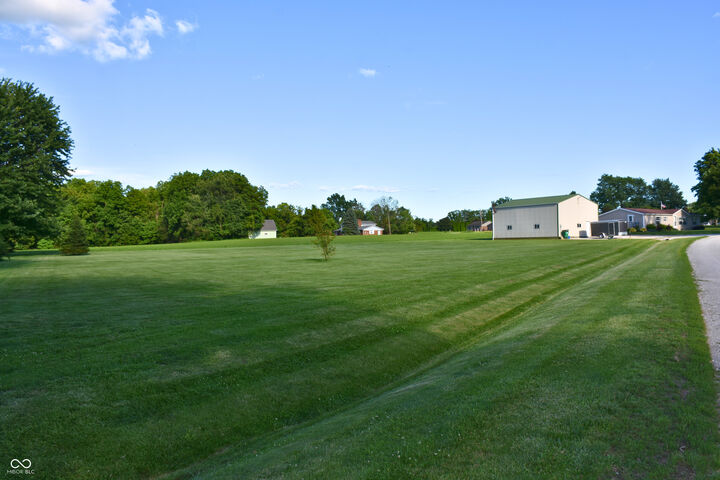 Property Photo: 7495 Meadowview Lane IN 46151