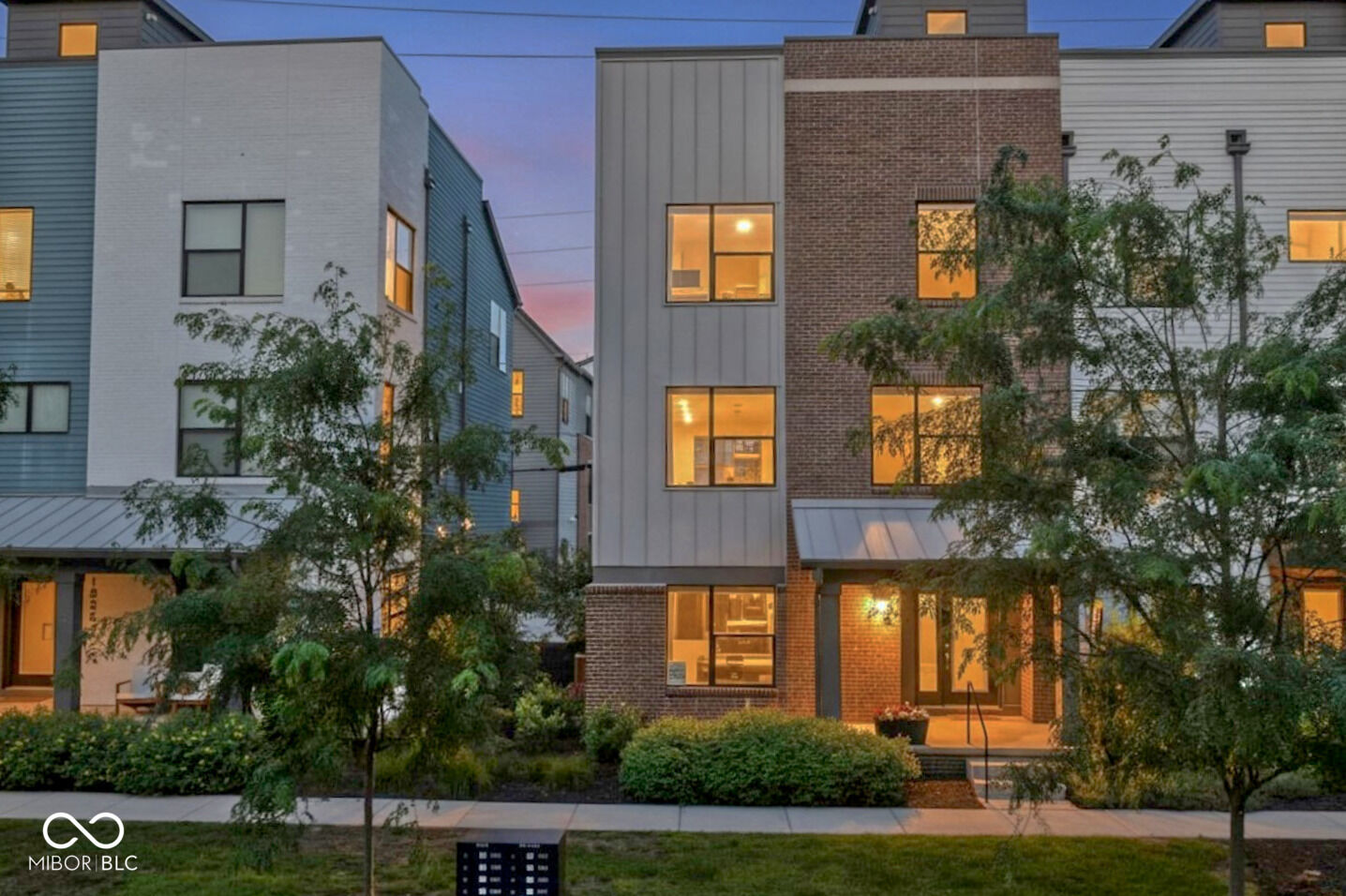 Property Photo:  1829 Livery Way  IN 46202 