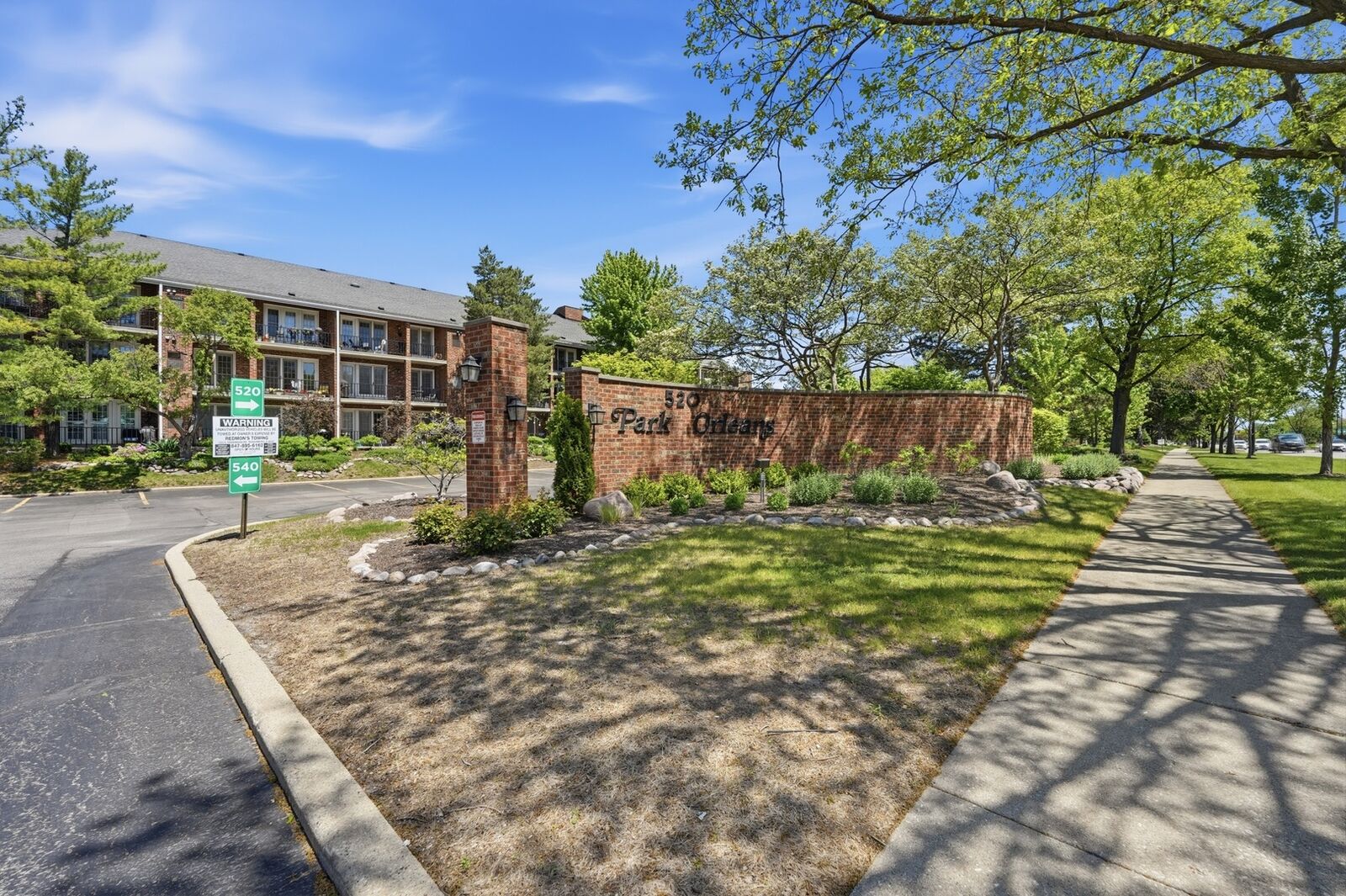 Property Photo: 520 Biesterfield Road 119F IL 60007