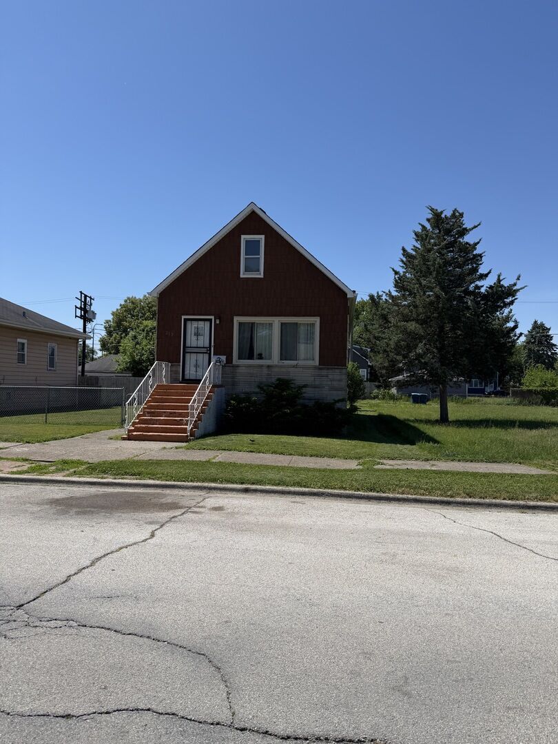 Property Photo:  