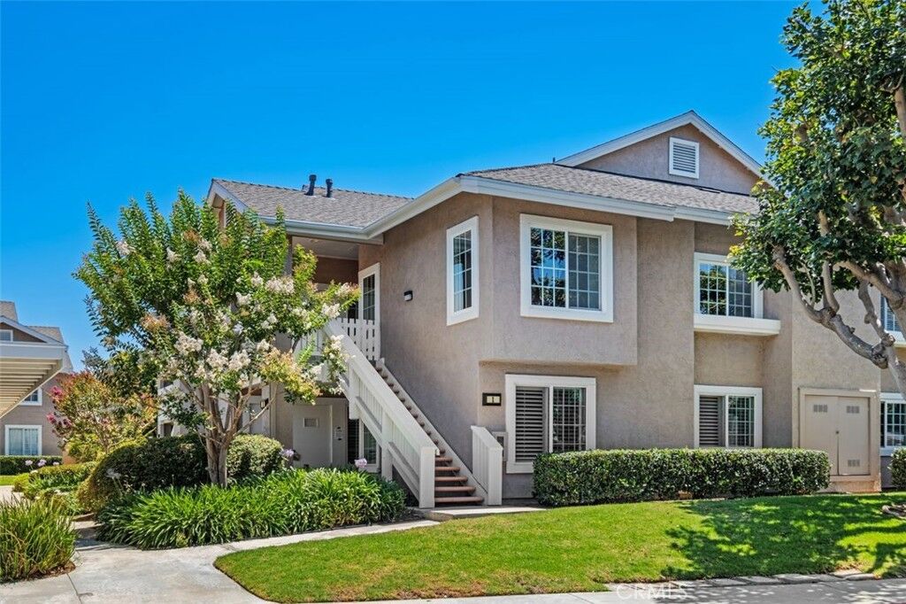 Property Photo:  1 Woodleaf  CA 92614 