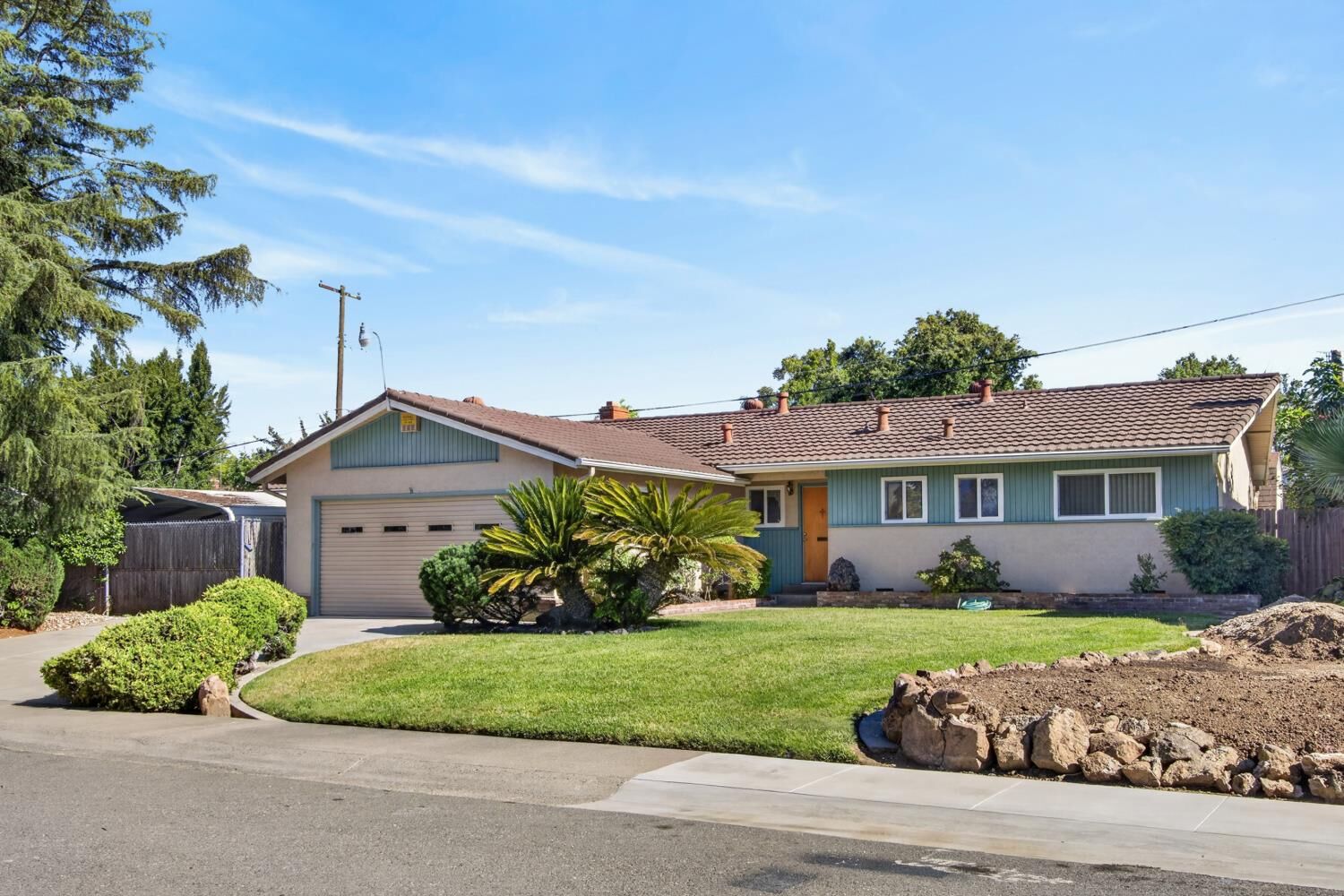 Property Photo:  6516 Meadowcreek Way  CA 95621 