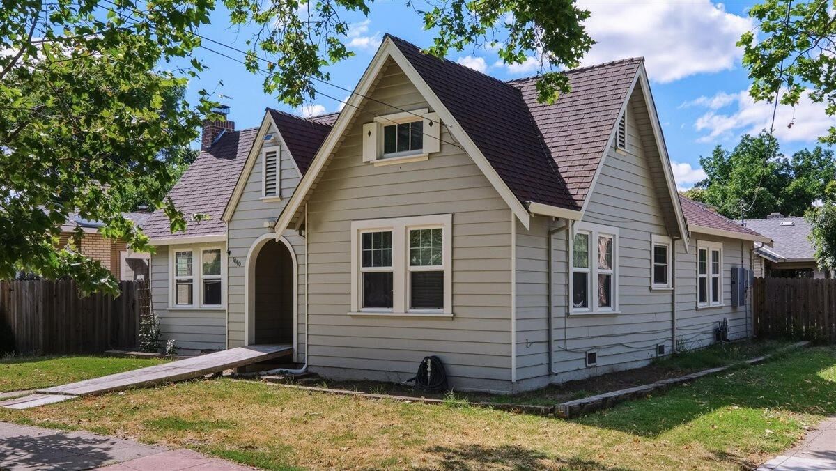 Property Photo:  1040 W Poplar Street  CA 95203 