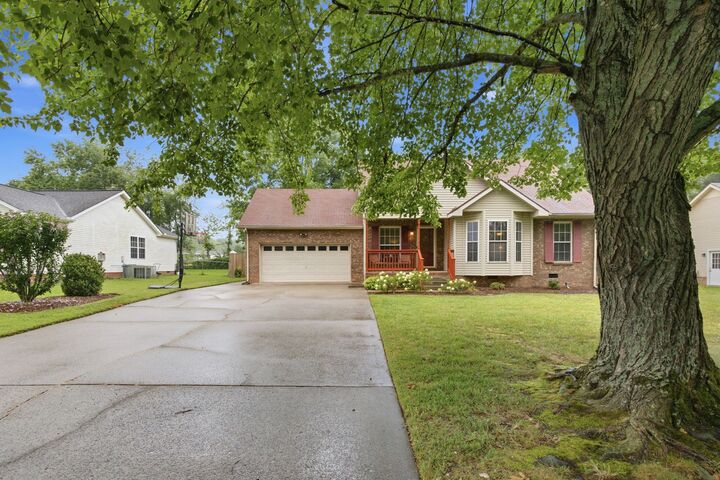 Property Photo:  1010 Blue Ridge Pkwy  TN 37072 