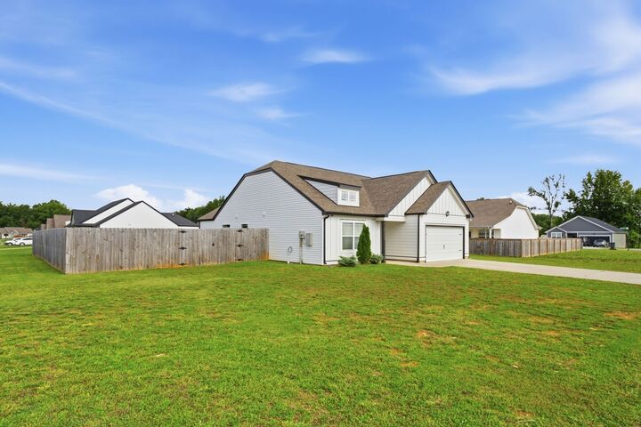 Property Photo: 2079 Claudia Ln TN 37172
