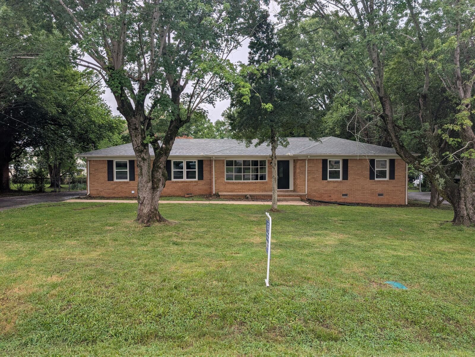 Property Photo:  114 Bel Aire Dr  TN 37398 
