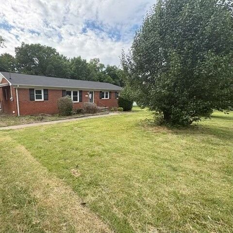 Property Photo:  400 Neely Ave  TN 37160 