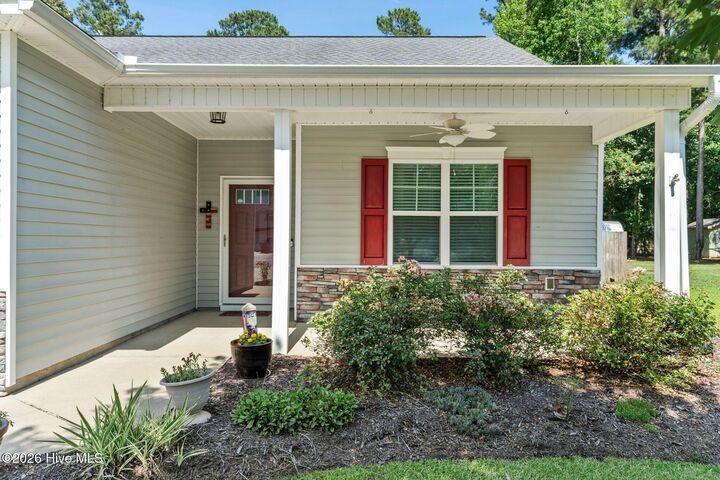 Property Photo:  116 Sadie Way  NC 28457 