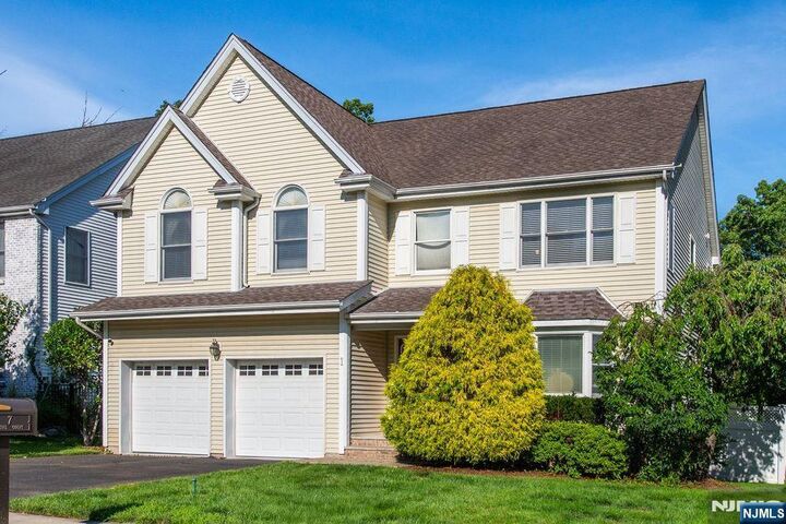 Property Photo: 7 Wayne Court NJ 07463