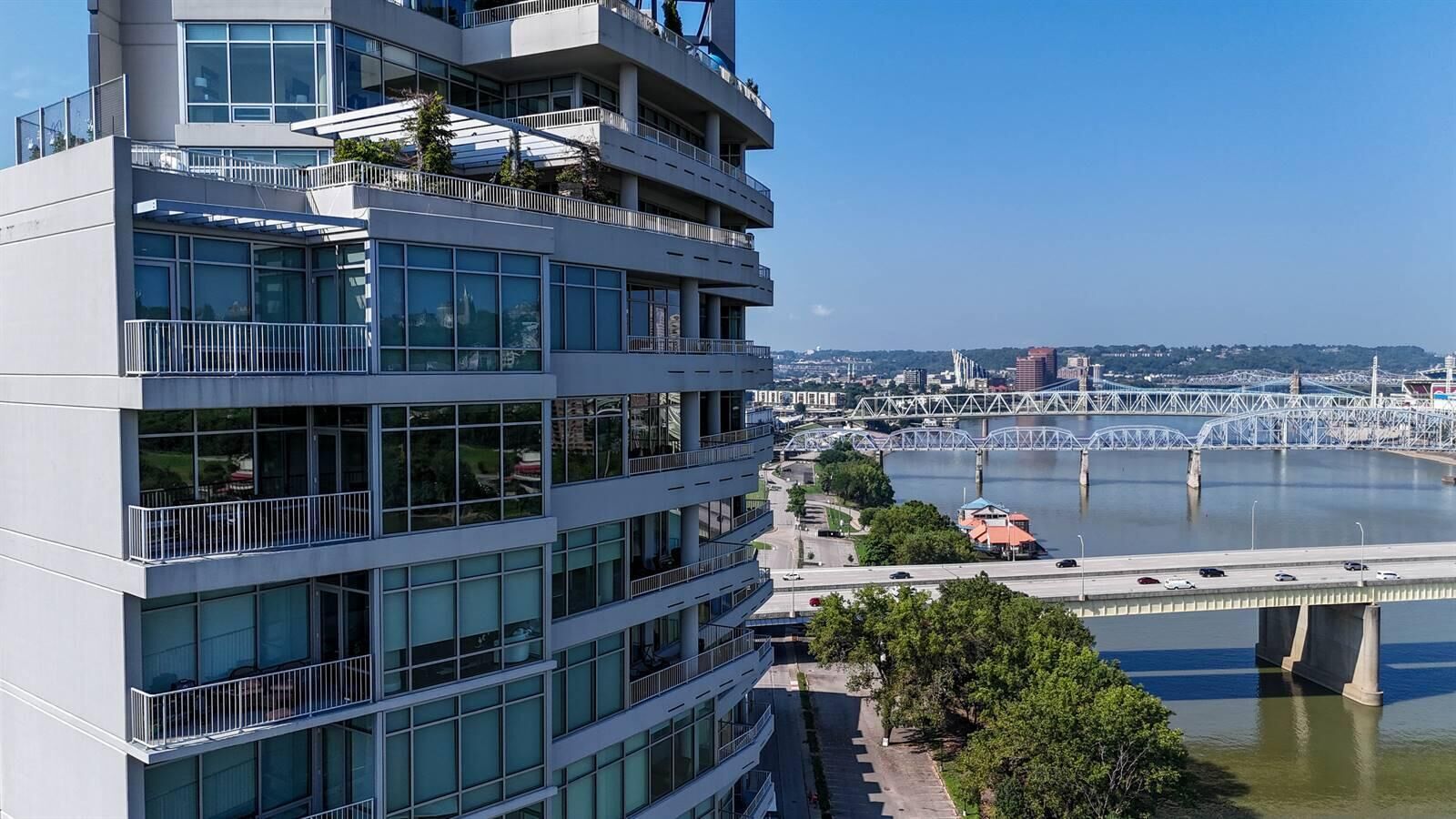 Property Photo:  400 Riverboat Row  KY 41071 