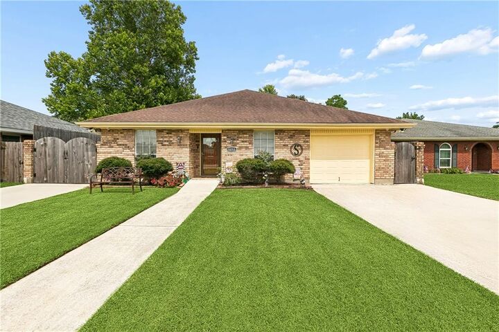 Property Photo:  5213 Pike Drive  LA 70003 