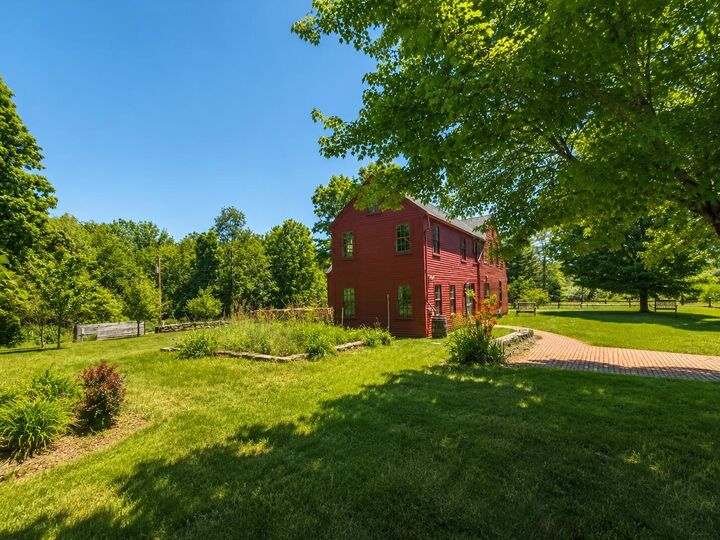 Property Photo: 1 Smith Lane NH 03031