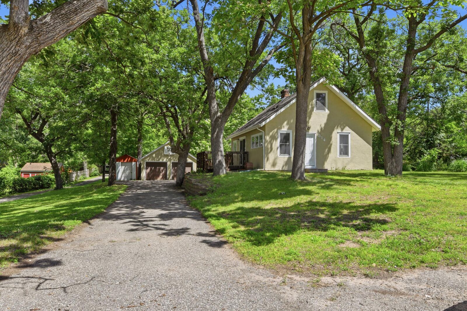 Property Photo:  814 Minnesota Boulevard  MN 56304 