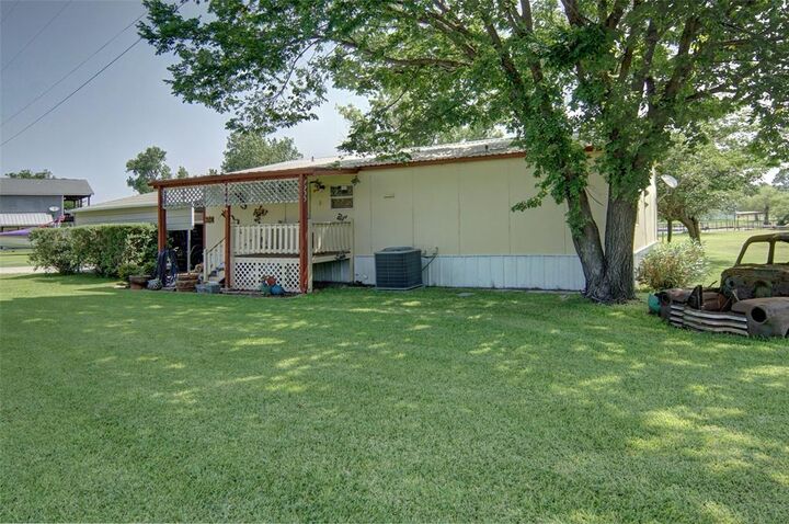 Property Photo:  313 Butler Point Road  TX 76449 