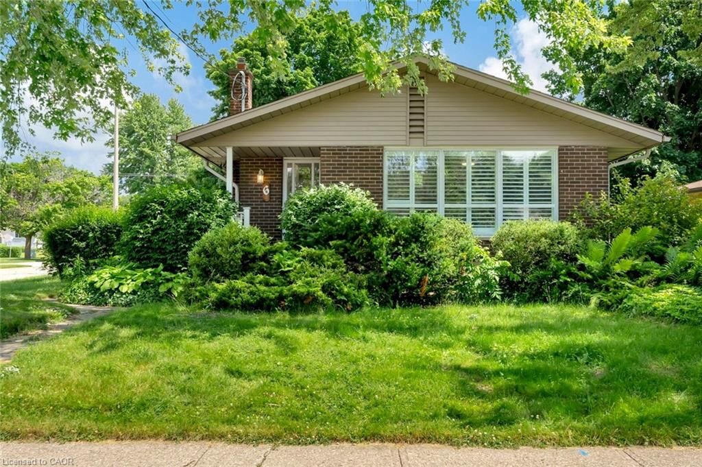 Property Photo: 6 Ruskview Road 1 ON N2M 4S2