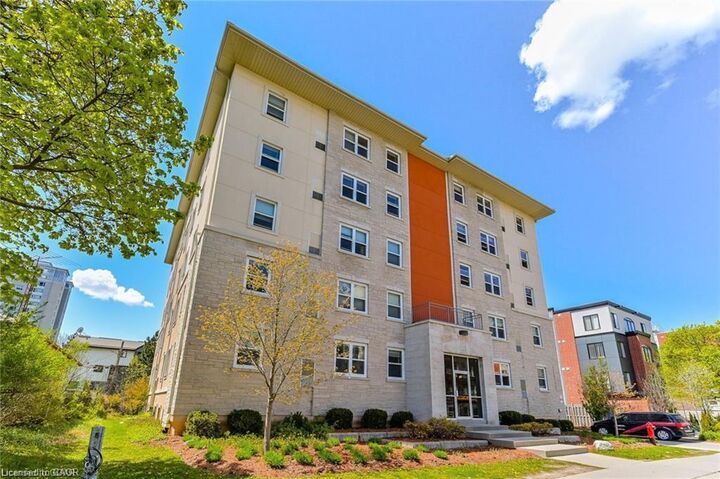 271 Lester Street 203 — photo 1