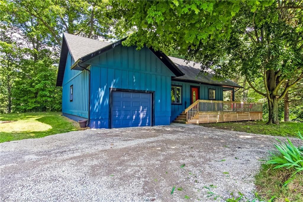 Property Photo:  