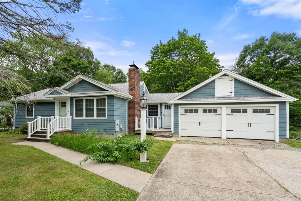 Property Photo:  123 Oak Street  MA 02090 