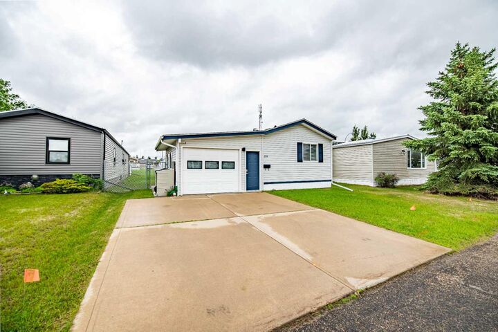 Property Photo:  37543 England Way 233  AB T4S 2C3 