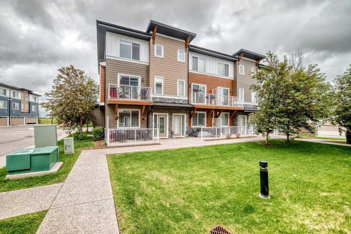 Property Photo:  111 Rainbow Falls Gate 30  AB T1X 0Z5 