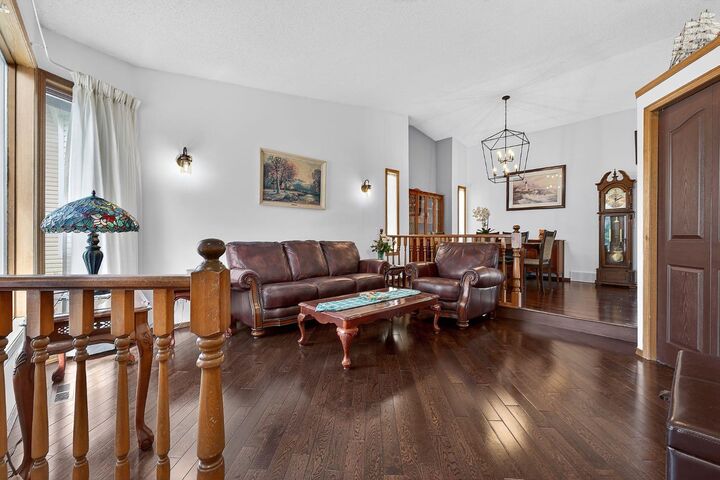 Property Photo:  70 Pasadena Gardens NE  AB T1Y 6M8 