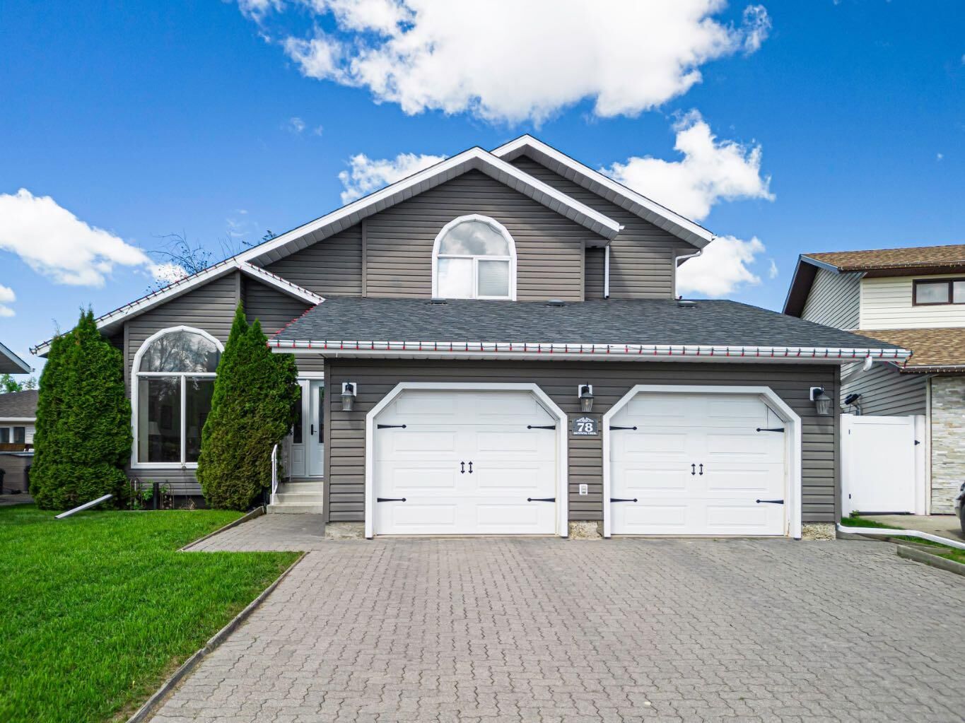 Property Photo: 78 Dunning Crescent AB T4R 2G3