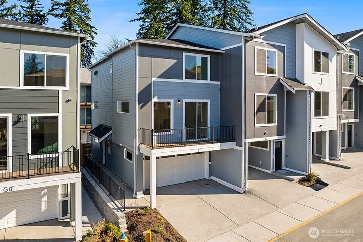 Property Photo:  16823  Alder Way J2  WA 98037 