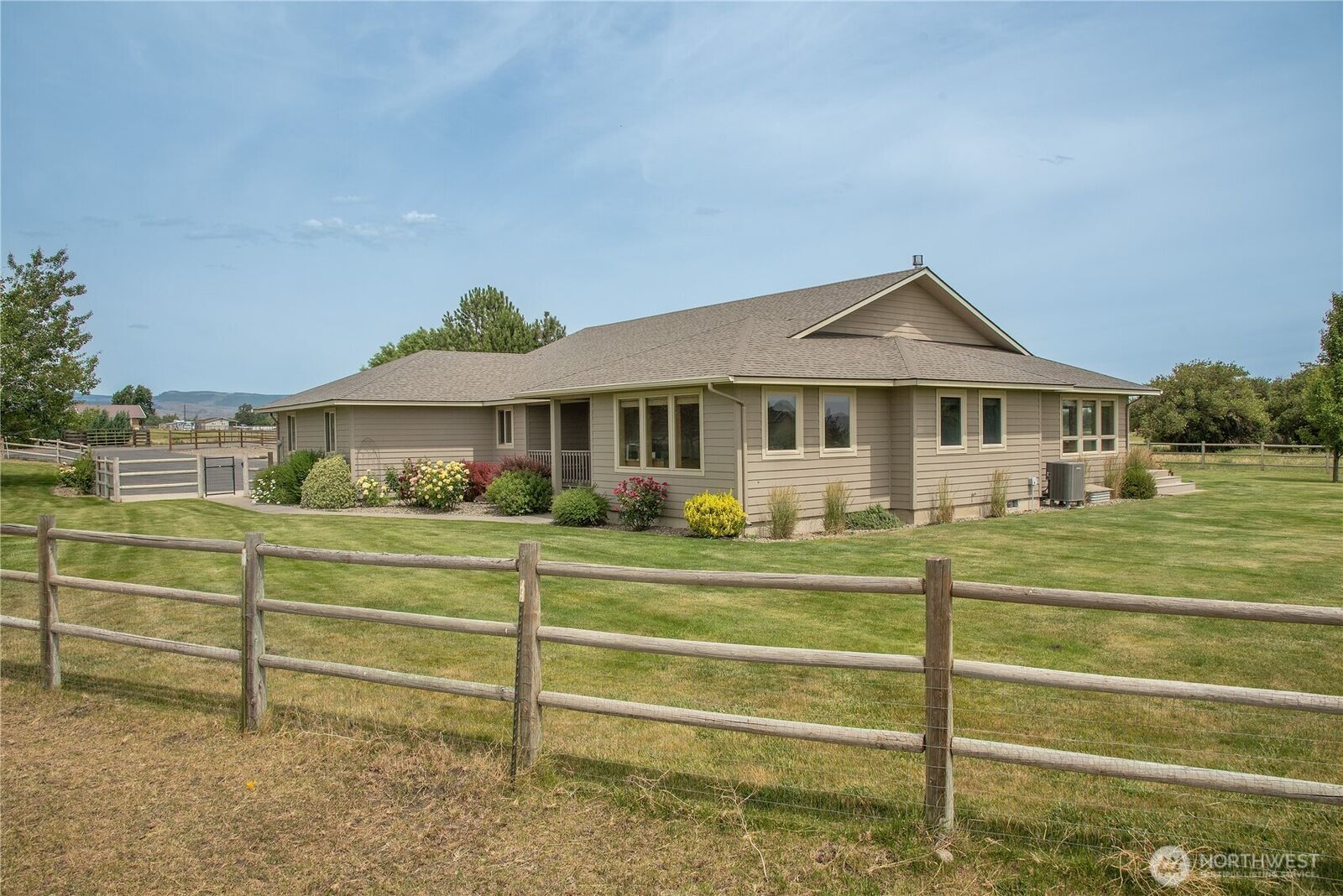 Property Photo:  360  Double Creek Lane  WA 98926 