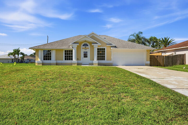 Property Photo:  1202 SW Jacqueline Avenue  FL 34953 