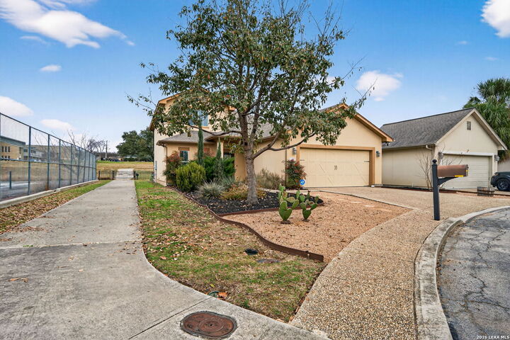 Property Photo: 4 Stafford TX 78217