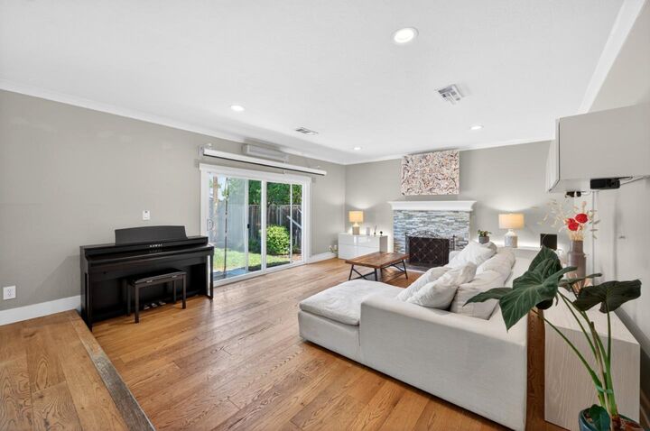 Property Photo: 2393 Stratford Drive CA 95124