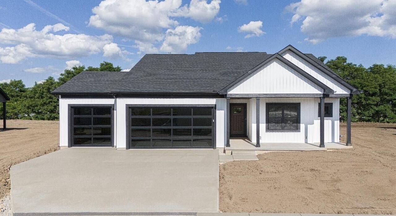 Property Photo:  3800 N Woodbury Lane  WI 53545 