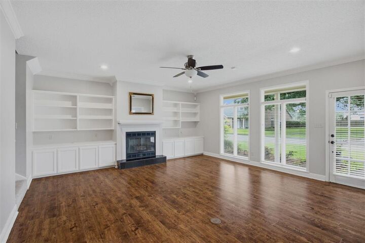 Property Photo:  4105 Oak Point Ln Lane  LA 70605 
