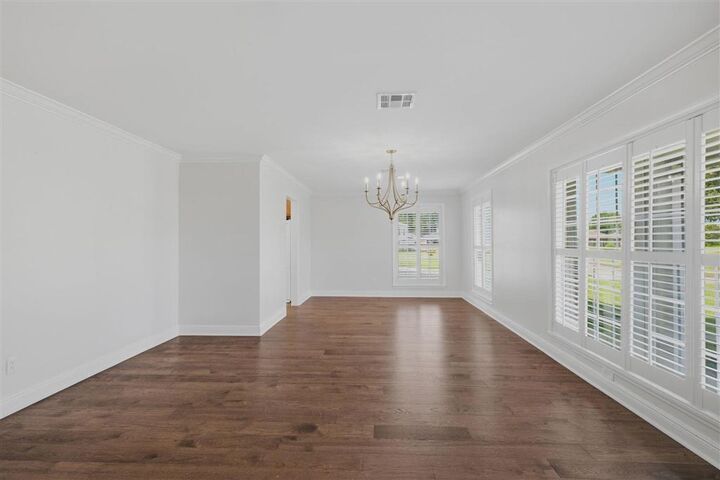 Property Photo:  1335 S Chateau Circle S  LA 70605 